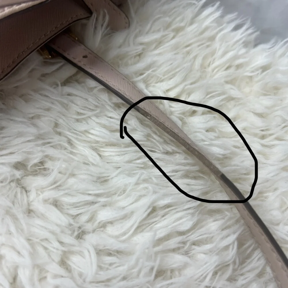 Michael Kors Tan Tote with Structured Design - Picture 16 of 16